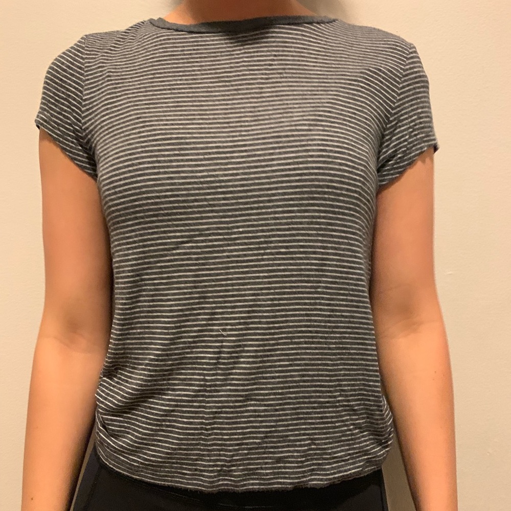 CUTE AE SOFT GREY/WHITE STRIPED TOP!